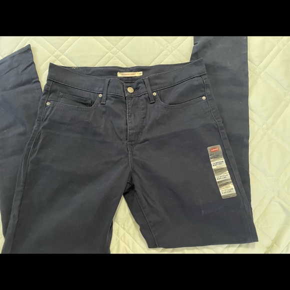 Blue Levi’s pants size 30 - Picture 2 of 3